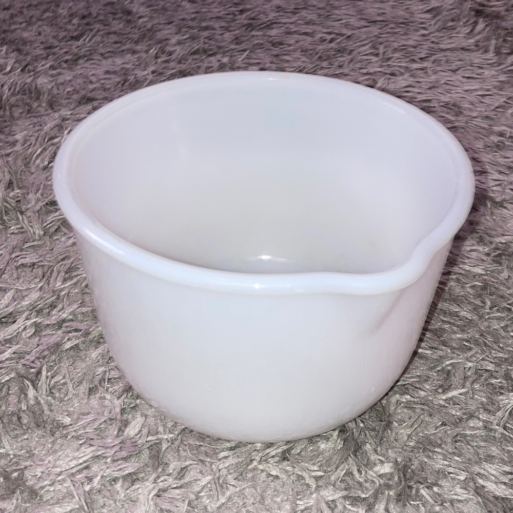 Sunbeam Classic milk glass vintage White Mixing Bowl Glasbake 20 CJ EUC
